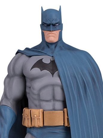Batman Black and White Batman Limited Edition Japan Exclusive Statue (Jim Lee Full Color Ver.) Gallery Image 2