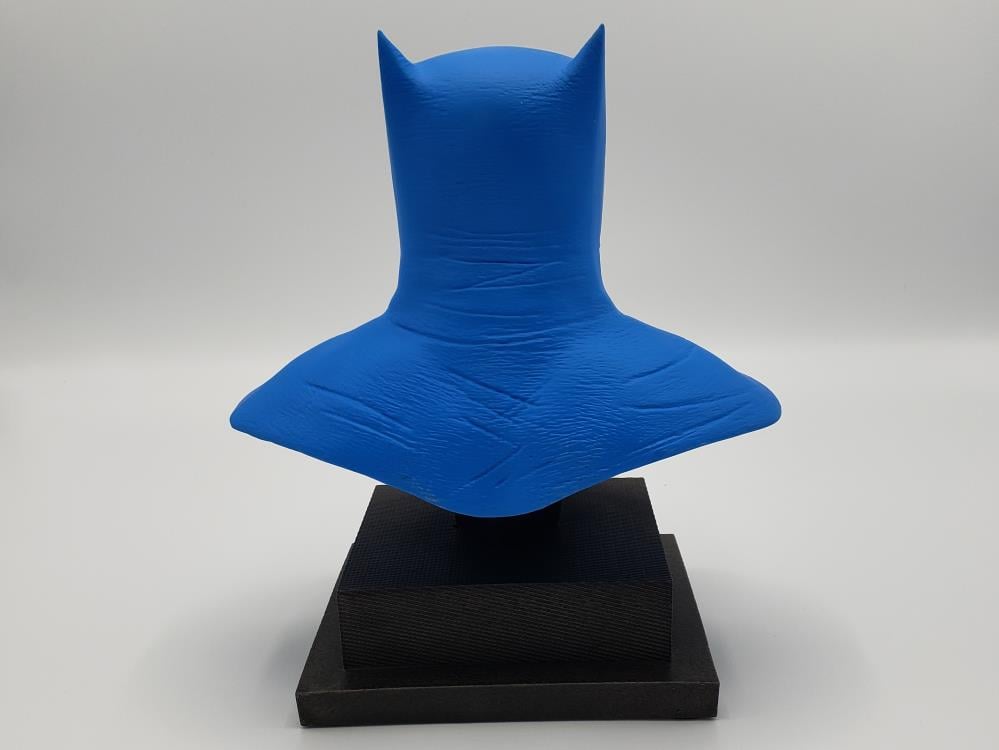 The Dark Knight Returns DC Gallery Batman Cowl (Electric Blue Ver.) 1/2 Scale Limited Edition Japan Exclusive Replica Gallery Image 5
