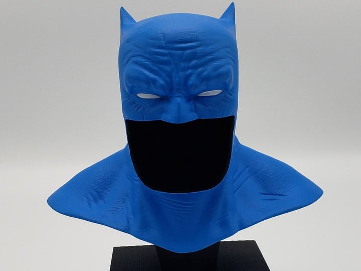 The Dark Knight Returns DC Gallery Batman Cowl (Electric Blue Ver.) 1/2 Scale Limited Edition Japan Exclusive Replica Gallery Image 1