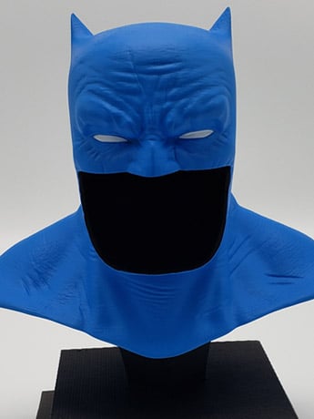The Dark Knight Returns DC Gallery Batman Cowl (Electric Blue Ver.) 1/2 Scale Limited Edition Japan Exclusive Replica Gallery Image 2