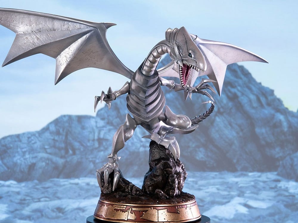 Yu-Gi-Oh! Blue-Eyes White Dragon (White Variant) Statue Gallery Image 1