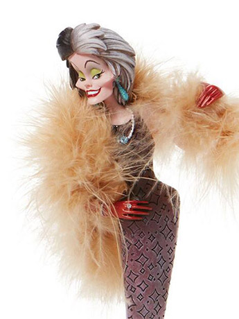 101 Dalmations Disney Showcase Couture de Force Cruella de Vil Figurine Gallery Image 2