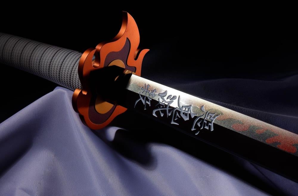Demon Slayer: Kimetsu no Yaiba Proplica Kyojuro Rengoku's Nichirin Sword Gallery Image 5