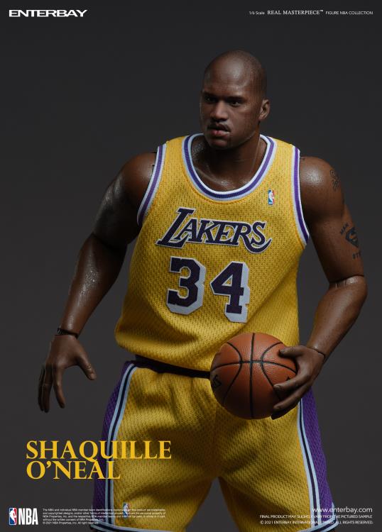 NBA Real Masterpiece Shaquille O'Neal (Lakers Home) 1/6 Scale Figure Gallery Image 4