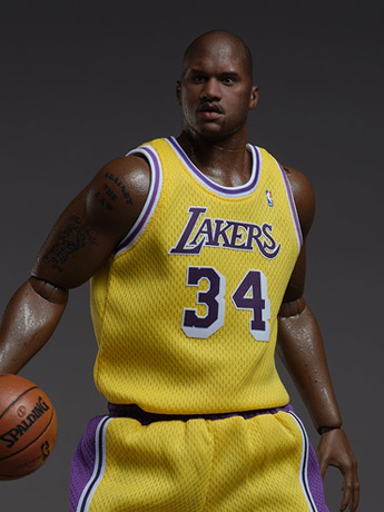 NBA Real Masterpiece Shaquille O'Neal (Lakers Home) 1/6 Scale Figure Gallery Image 2