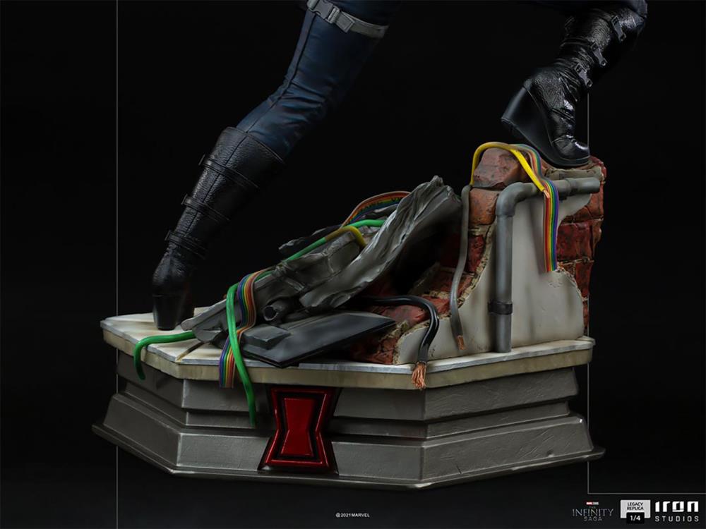 Avengers: Infinity Saga Legacy Replica Black Widow 1/4 Scale Limited Edition Statue Gallery Image 10