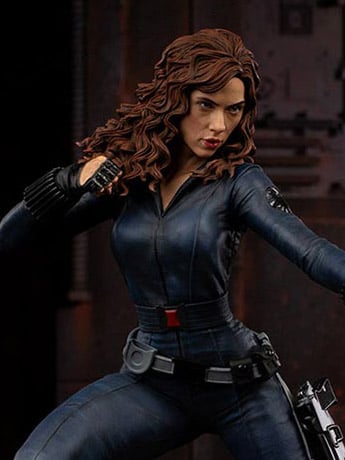 Avengers: Infinity Saga Legacy Replica Black Widow 1/4 Scale Limited Edition Statue Gallery Image 2