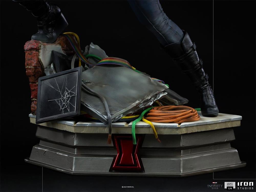 Avengers: Infinity Saga Legacy Replica Black Widow 1/4 Scale Limited Edition Statue Gallery Image 9