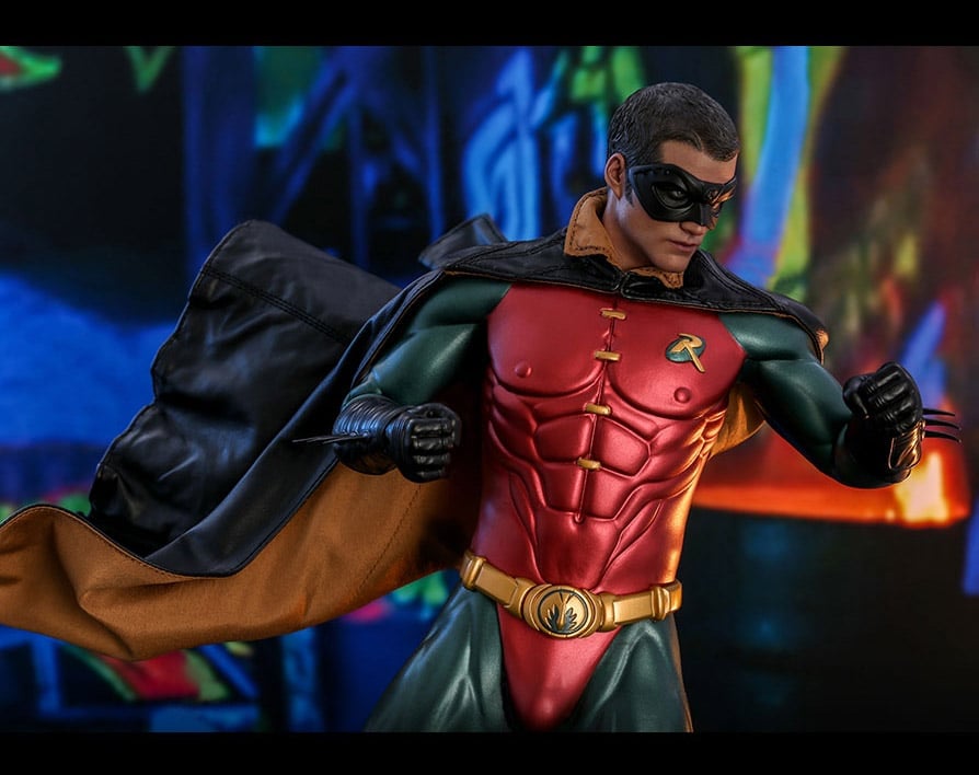 Batman Forever MMS594 Robin 1/6 Scale Collectible Figure Gallery Image 13