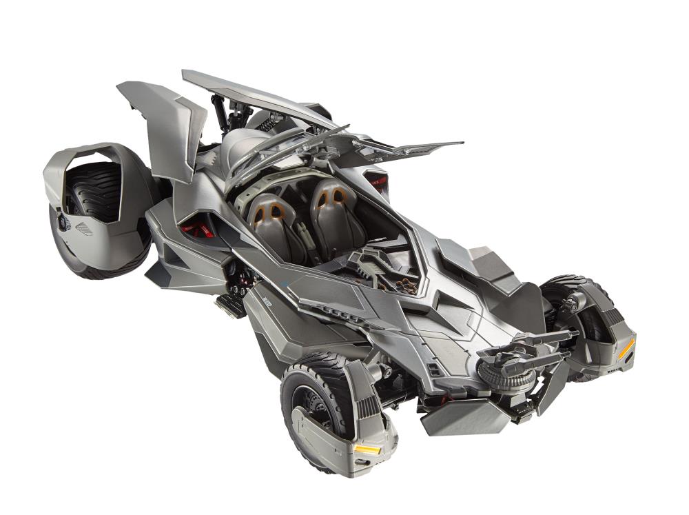 Batman v Superman Hot Wheels Elite 1:18 Scale Batmobile Gallery Image 3