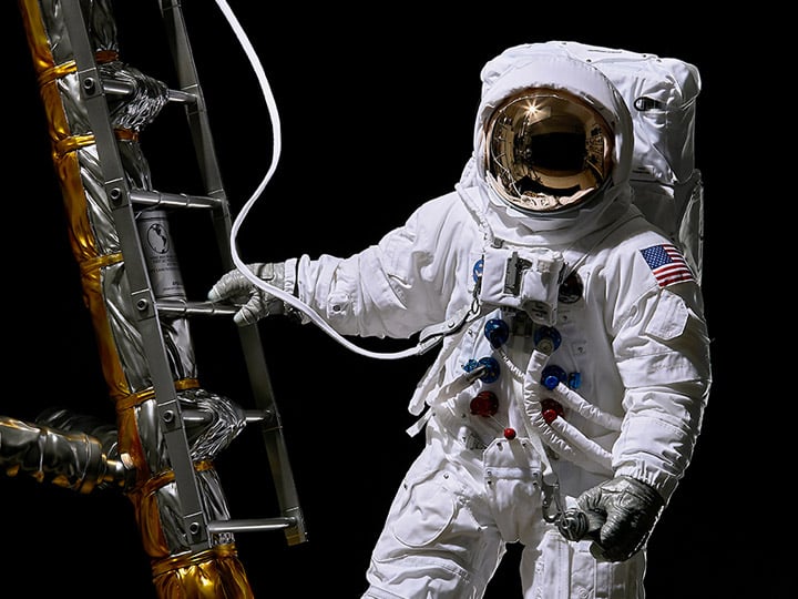 Apollo 11 Astronaut (LM-5 A7L Space Suit Ver.) First Moon Landing 1/4 Superb Scale Statue Gallery Image 1