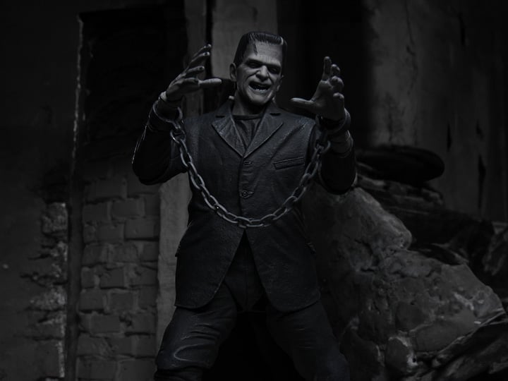 Universal Monsters Ultimate Frankenstein's Monster (Black & White) Figure Gallery Image 1