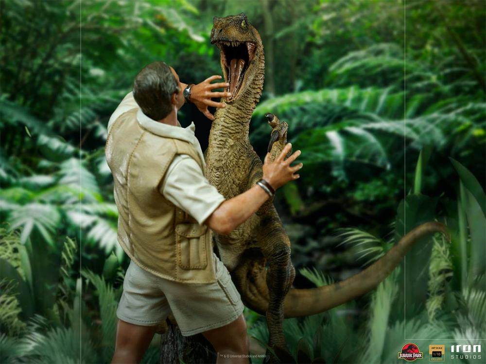 Jurassic Park Clever Girl 1/10 Deluxe Art Scale Limited Edition Statue Gallery Image 4