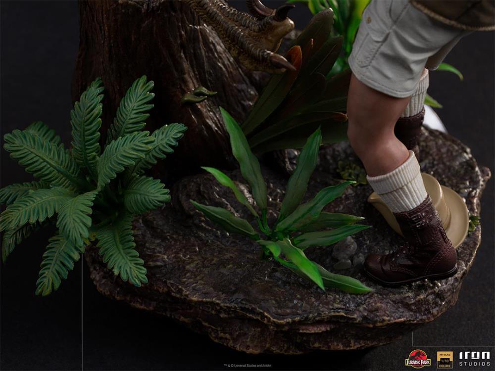Jurassic Park Clever Girl 1/10 Deluxe Art Scale Limited Edition Statue Gallery Image 12