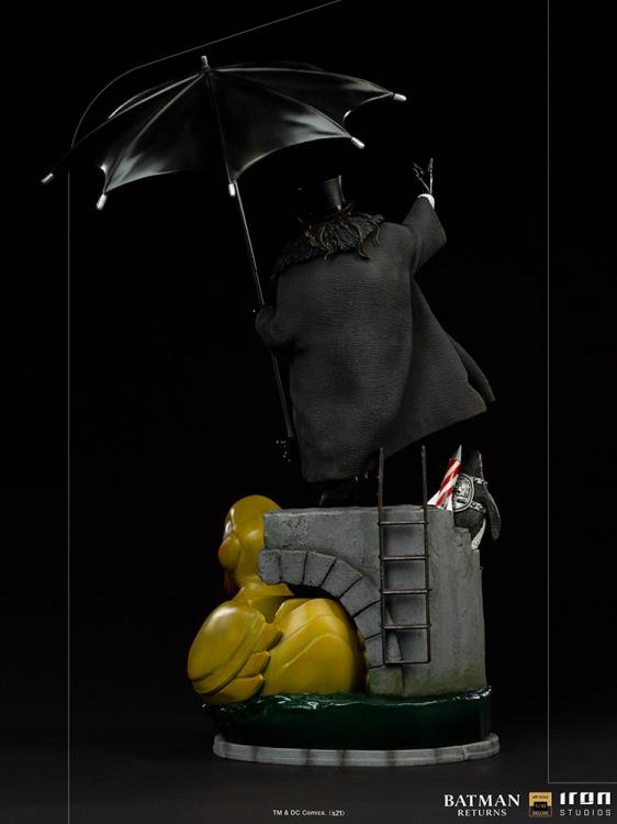 Batman Returns Penguin 1/10 Deluxe Art Scale Limited Edition Statue Gallery Image 6