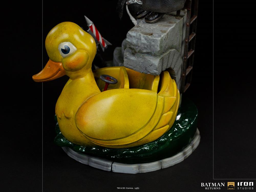 Batman Returns Penguin 1/10 Deluxe Art Scale Limited Edition Statue Gallery Image 14