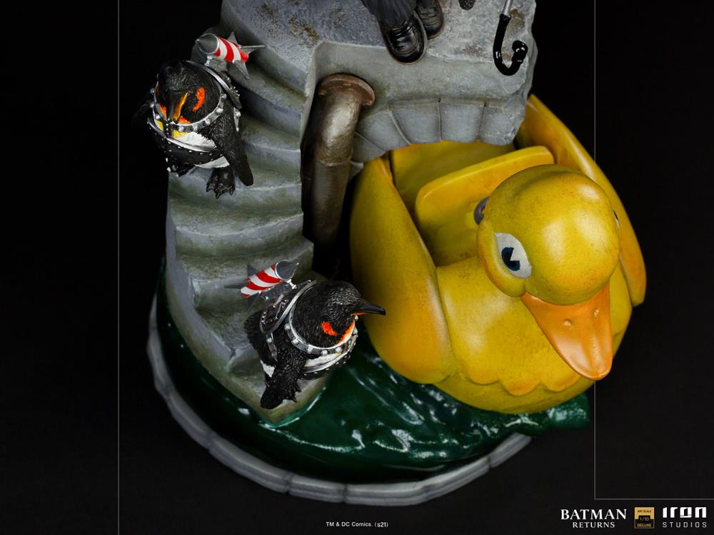 Batman Returns Penguin 1/10 Deluxe Art Scale Limited Edition Statue Gallery Image 12