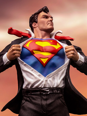 DC Comics Clark Kent 1/10 Deluxe Art Scale Statue Gallery Image 2