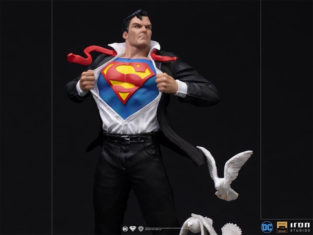 DC Comics Clark Kent 1/10 Deluxe Art Scale Statue Gallery Image 11