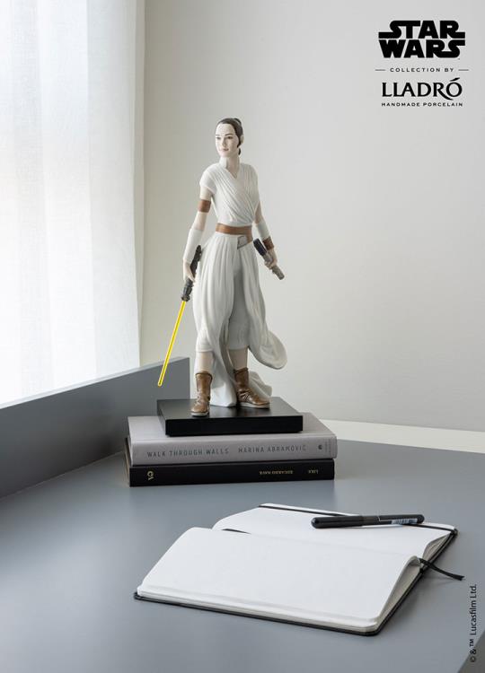 Star Wars: The Rise of Skywalker Rey Porcelain Statue Gallery Image 10