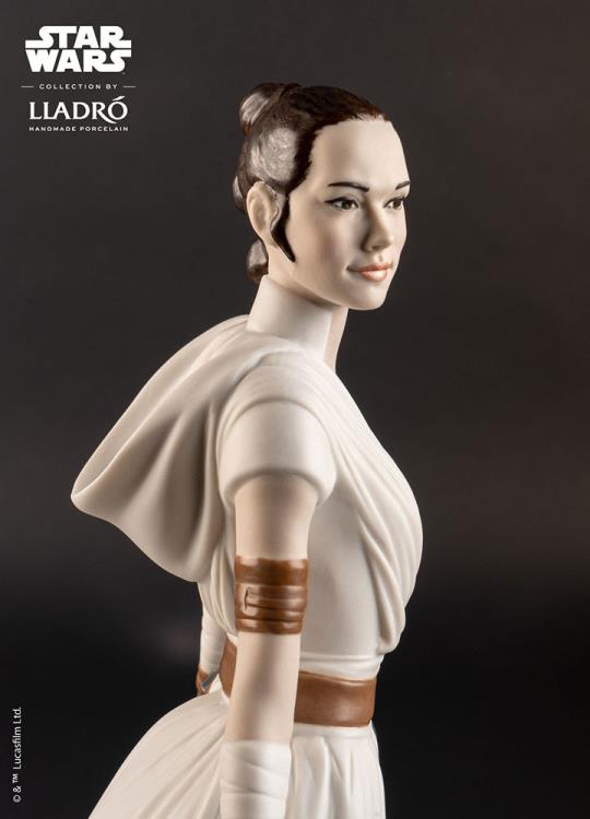 Star Wars: The Rise of Skywalker Rey Porcelain Statue Gallery Image 7