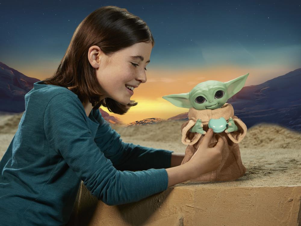 The Mandalorian Galactic Snackin’ Grogu Animatronic Ultimate Edition Gallery Image 15
