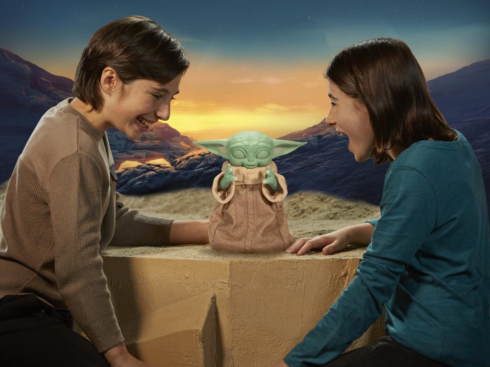 The Mandalorian Galactic Snackin’ Grogu Animatronic Ultimate Edition Gallery Image 13