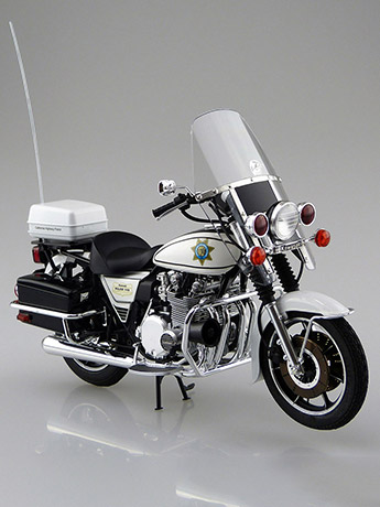 Kawasaki KZ1000 Police Motorcycle 1/12 Scale Model Kit Gallery Image 2