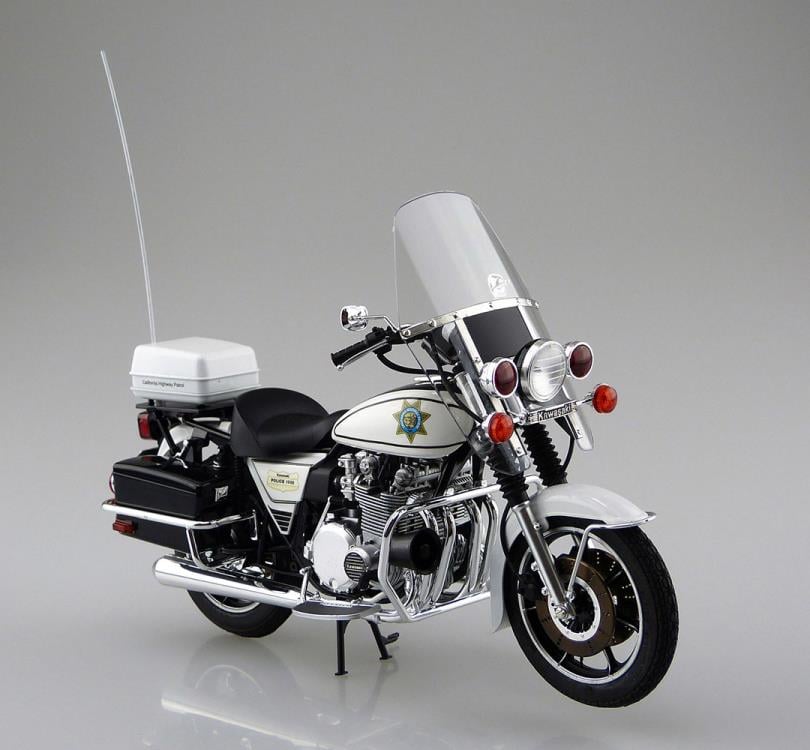 Kawasaki KZ1000 Police Motorcycle 1/12 Scale Model Kit Gallery Image 3
