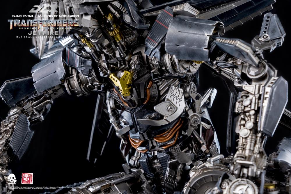 Transformers: Revenge of the Fallen DLX Scale Collectible Series Jetfire Gallery Image 15
