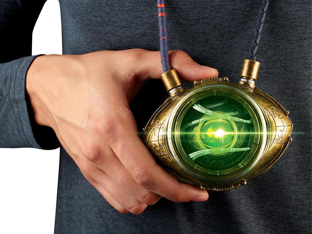 Doctor Strange Marvel Legends Eye of Agamotto Gallery Image 7