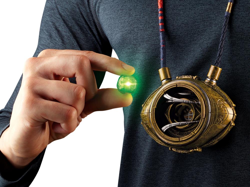 Doctor Strange Marvel Legends Eye of Agamotto Gallery Image 6