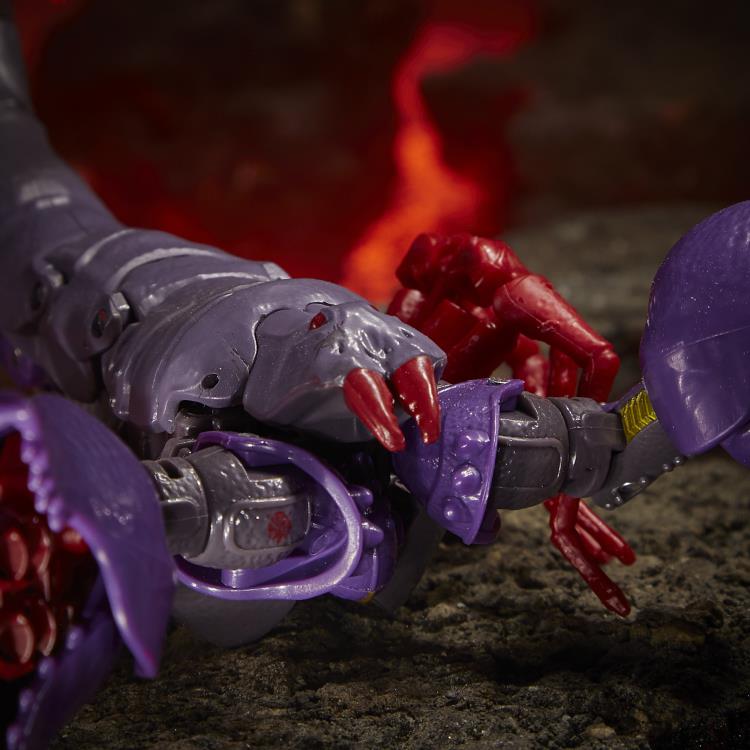 Transformers War for Cybertron: Kingdom Deluxe Scorponok Gallery Image 8