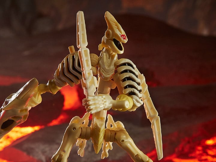 Transformers War for Cybertron: Kingdom Deluxe Wingfinger Gallery Image 1