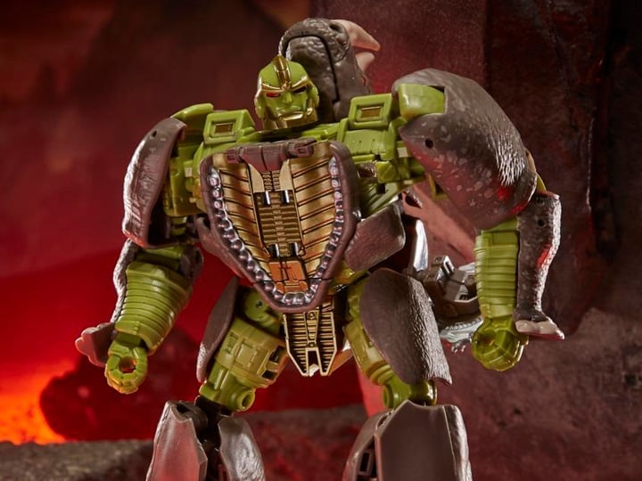 Transformers War for Cybertron: Kingdom Voyager Rhinox Gallery Image 1