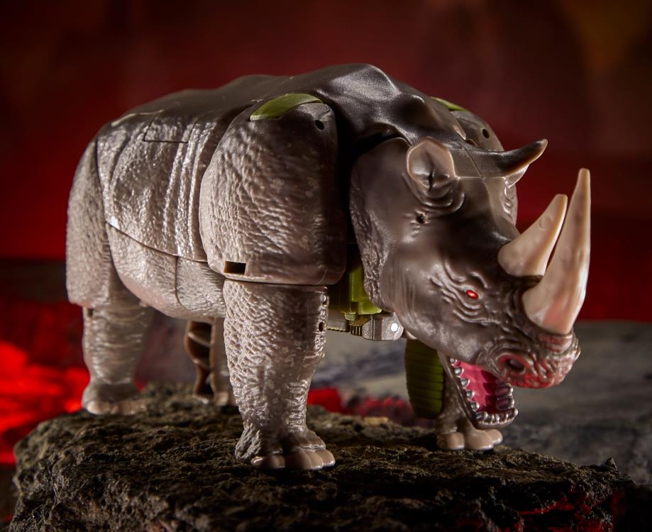 Transformers War for Cybertron: Kingdom Voyager Rhinox Gallery Image 5