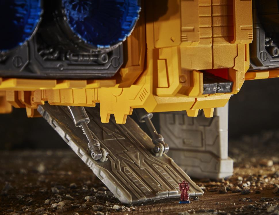 Transformers War for Cybertron: Kingdom WFC-K30 Titan Autobot Ark Gallery Image 10