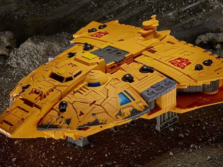 Transformers War for Cybertron: Kingdom WFC-K30 Titan Autobot Ark Gallery Image 1