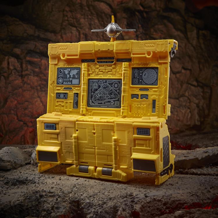 Transformers War for Cybertron: Kingdom WFC-K30 Titan Autobot Ark Gallery Image 11