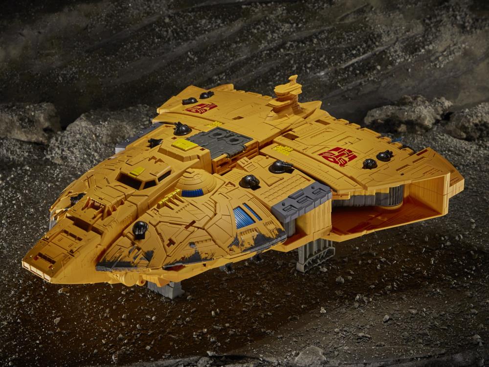 Transformers War for Cybertron: Kingdom WFC-K30 Titan Autobot Ark Gallery Image 3