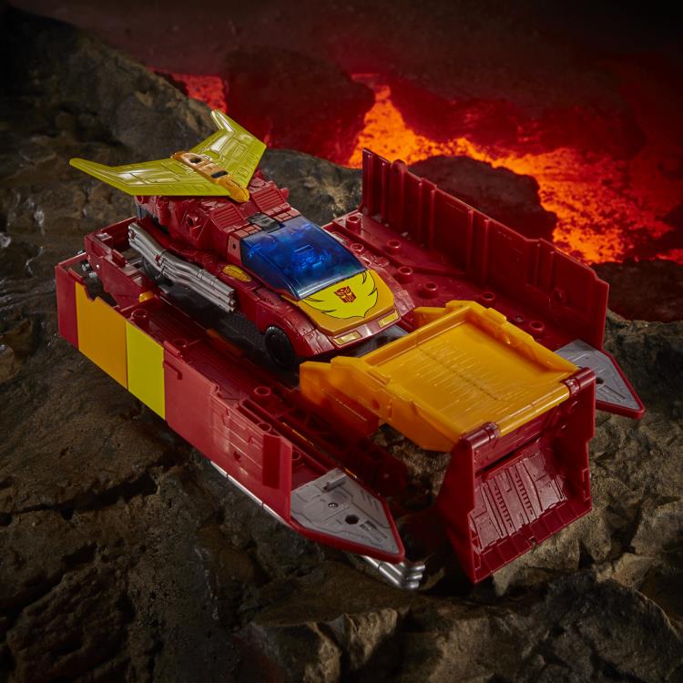 Transformers War for Cybertron: Kingdom Commander Rodimus Prime Gallery Image 11