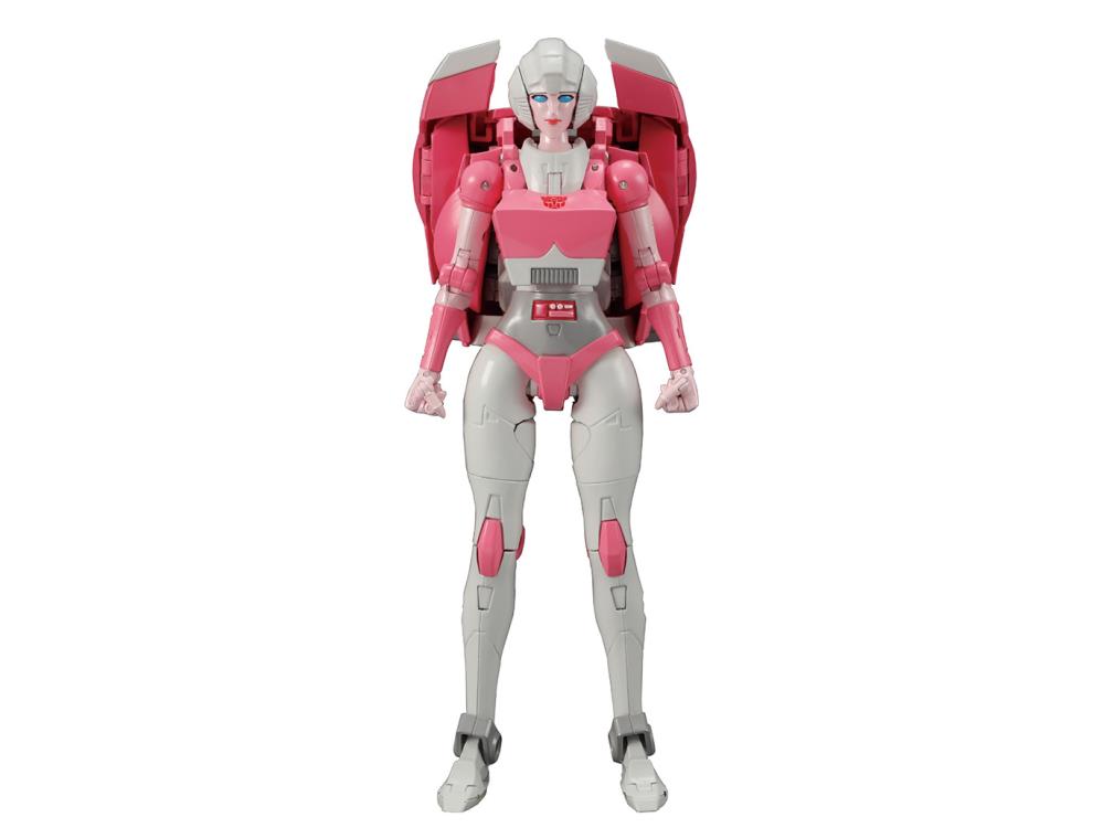 Transformers Masterpiece MP-51 Arcee (With Collectible Pin) Gallery Image 3