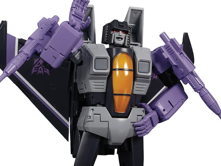 Transformers Masterpiece MP-52+ Skywarp 2.0 Gallery Image 1
