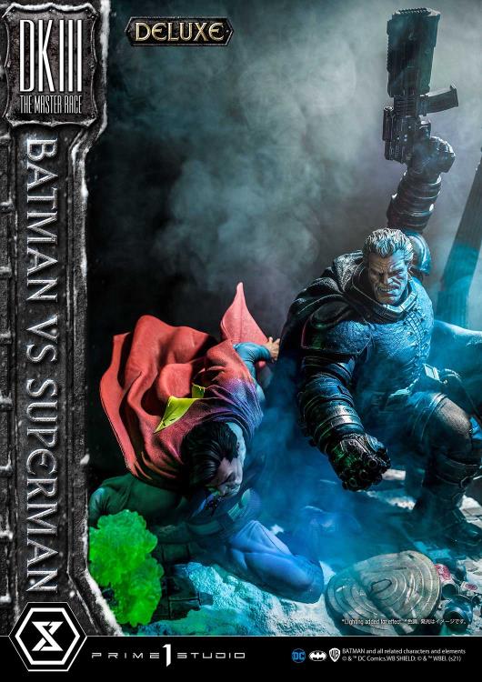 Batman: The Dark Knight Returns Ultimate Diorama Masterline Batman vs. Superman (Deluxe) 1/3 Scale Limited Edition Statue (With Bonus) Gallery Image 10