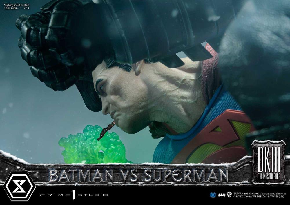 Batman: The Dark Knight Returns Ultimate Diorama Masterline Batman vs. Superman (Deluxe) 1/3 Scale Limited Edition Statue (With Bonus) Gallery Image 53