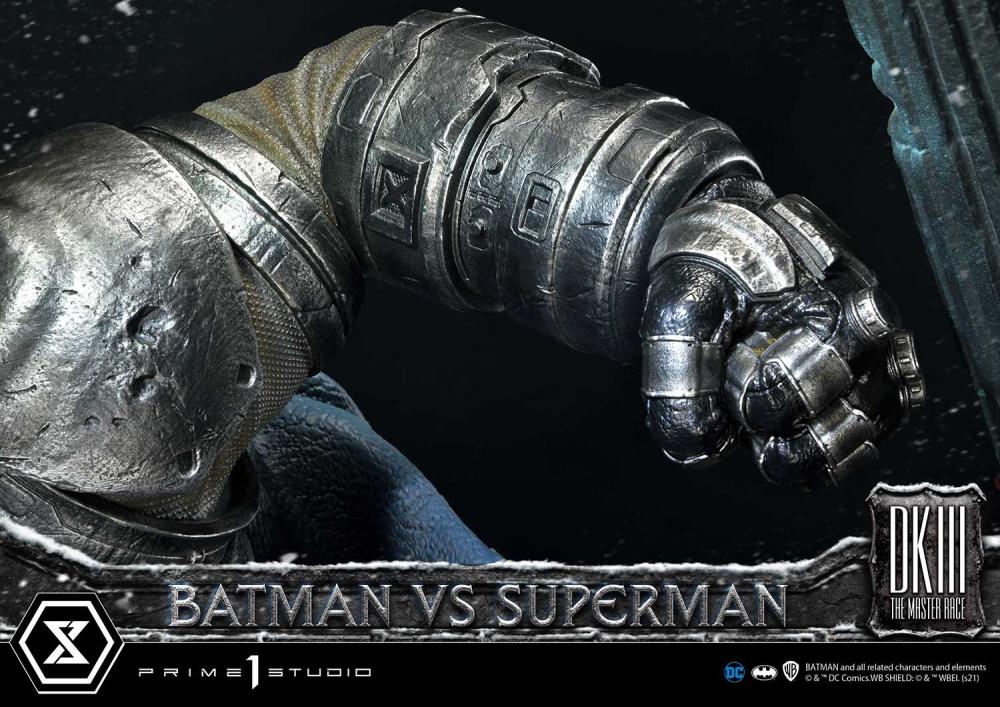 Batman: The Dark Knight Returns Ultimate Diorama Masterline Batman vs. Superman (Deluxe) 1/3 Scale Limited Edition Statue (With Bonus) Gallery Image 64