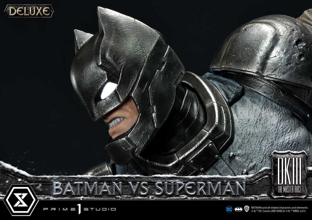 Batman: The Dark Knight Returns Ultimate Diorama Masterline Batman vs. Superman (Deluxe) 1/3 Scale Limited Edition Statue (With Bonus) Gallery Image 17