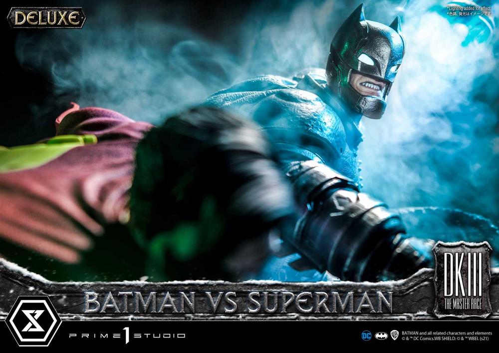Batman: The Dark Knight Returns Ultimate Diorama Masterline Batman vs. Superman (Deluxe) 1/3 Scale Limited Edition Statue (With Bonus) Gallery Image 48