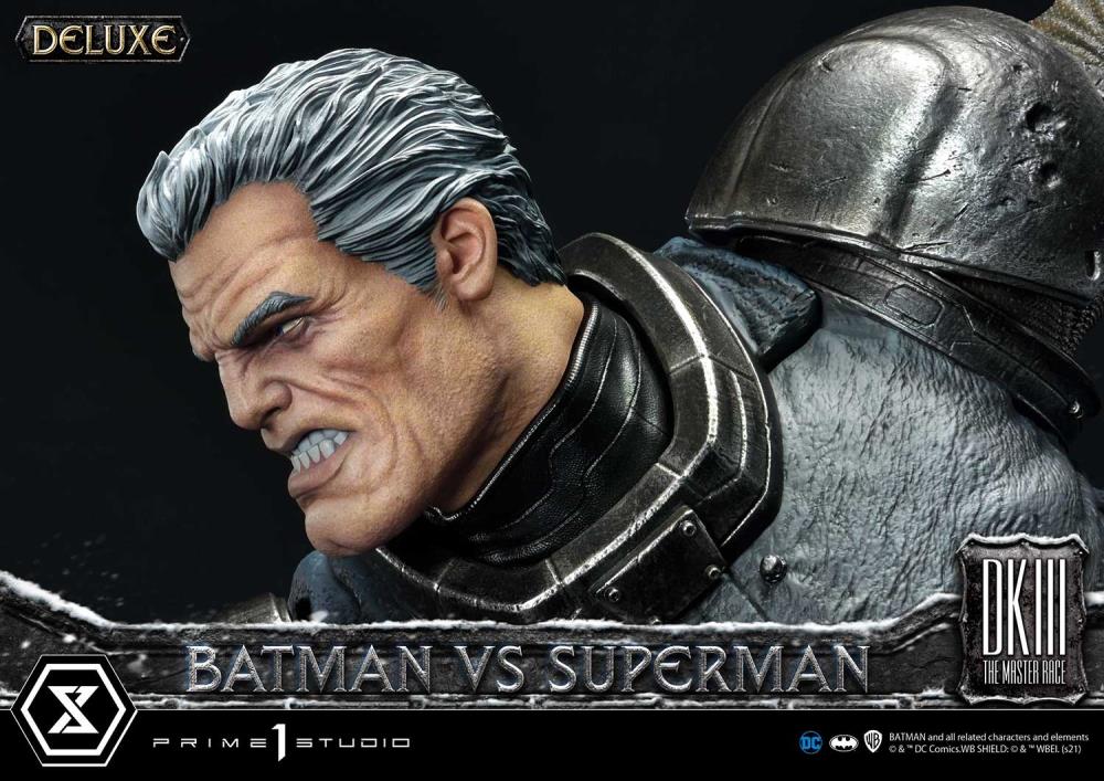 Batman: The Dark Knight Returns Ultimate Diorama Masterline Batman vs. Superman (Deluxe) 1/3 Scale Limited Edition Statue (With Bonus) Gallery Image 14
