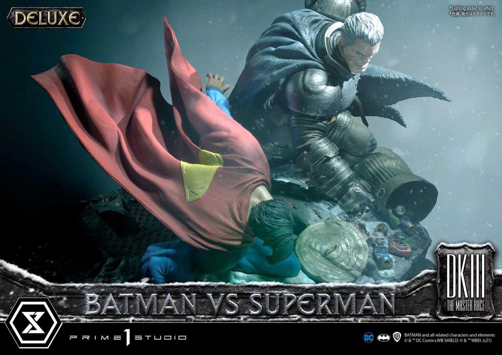 Batman: The Dark Knight Returns Ultimate Diorama Masterline Batman vs. Superman (Deluxe) 1/3 Scale Limited Edition Statue (With Bonus) Gallery Image 49